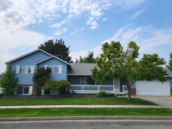 property at 2925 N Sand Trap