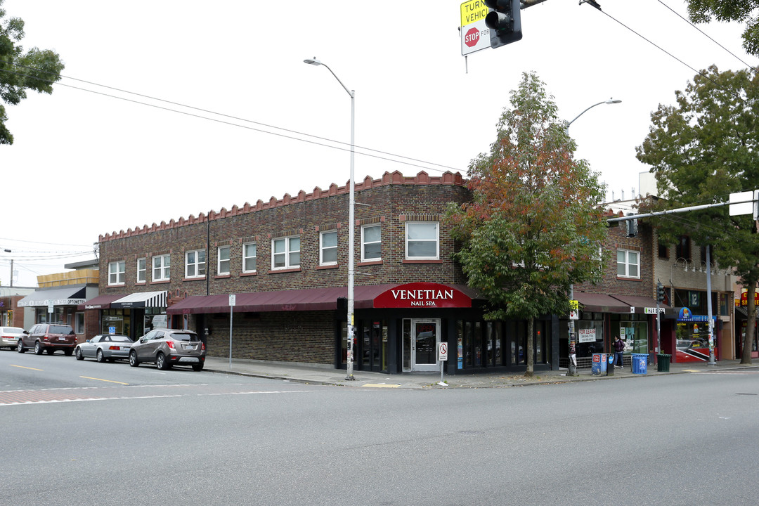 4427-4433 Wallingford Ave N in Seattle, WA - Building Photo