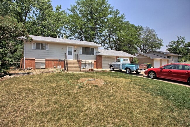 property at 2110 Applewood Rd