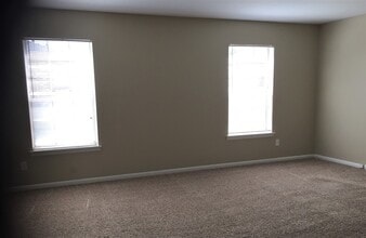 Chateau Royale West in Chattanooga, TN - Building Photo - Building Photo