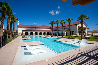 Oxford at Santa Clara in Pflugerville, TX - Foto de edificio - Building Photo