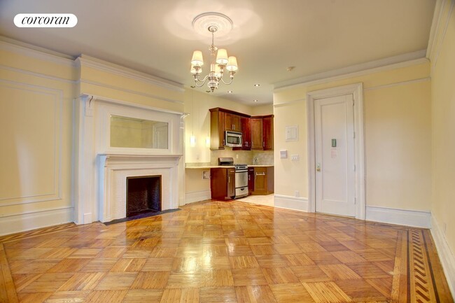 47 W 90th St in New York, NY - Building Photo - Building Photo