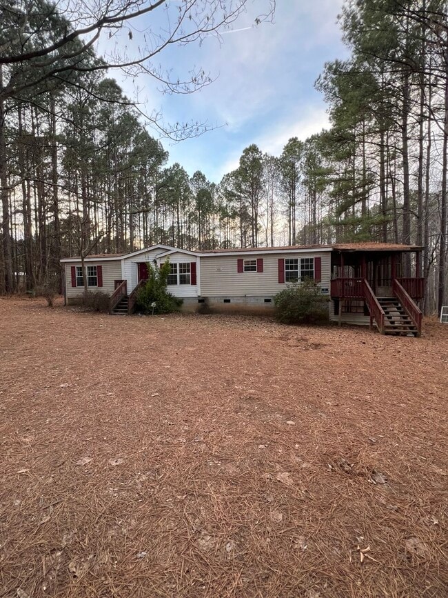 property at 34 Goldfinch Ln