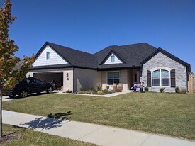 4360 W Wales Dr in Fayetteville, AR - Building Photo