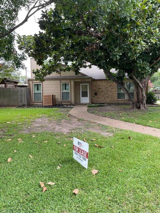 3332 Chimney Pl Dr in Waco, TX - Building Photo - Building Photo