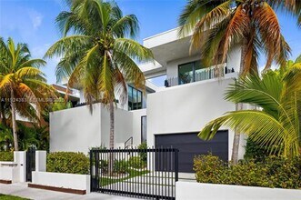773 NE 77th Terrace in Miami, FL - Building Photo - Building Photo