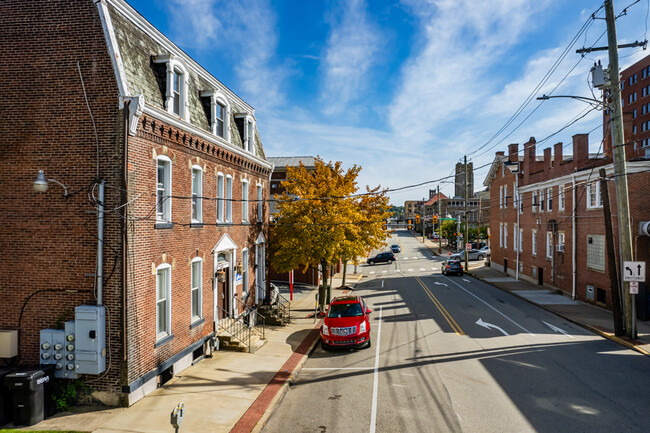 13 N Maple Ave in Greensburg, PA - Building Photo - Building Photo