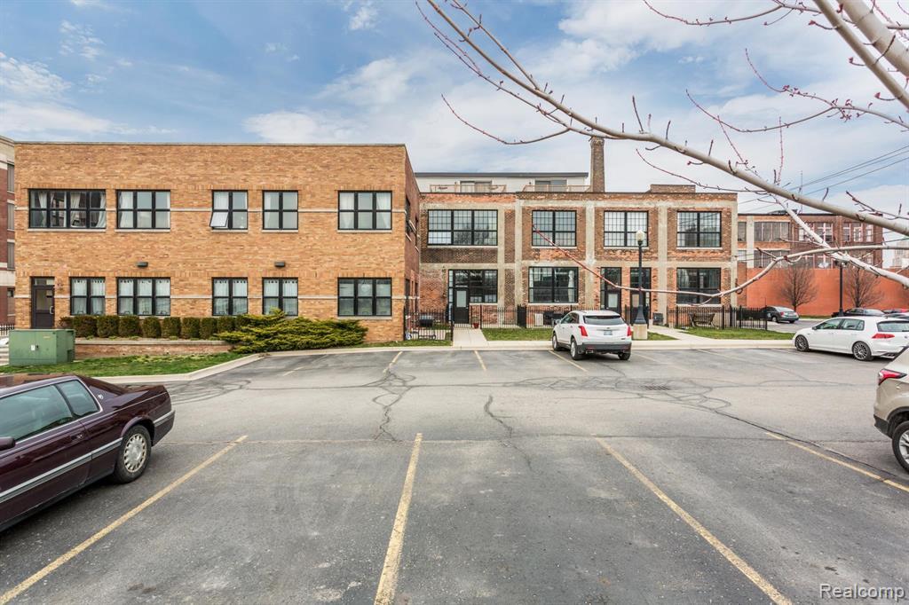 5766 Trumbull-Unit -110 in Detroit, MI - Building Photo
