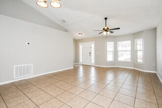 2961 Elbib Dr in St. Cloud, FL - Foto de edificio - Building Photo