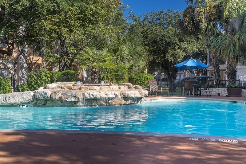 1821 E Palm Valley Blvd-Unit -74060-620 in Round Rock, TX - Building Photo