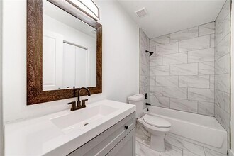 1060 Mathews Ct in Smyrna, GA - Building Photo - Building Photo