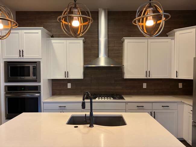 2603 SW Hampton Ave in Bentonville, AR - Foto de edificio - Building Photo