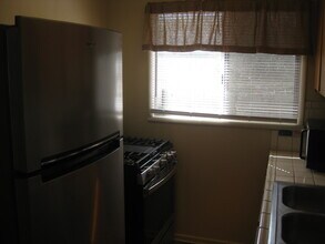 6588 Split Rock Ave in Twentynine Palms, CA - Building Photo - Building Photo