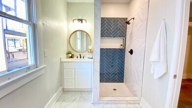658 Cascade Ave SW in Atlanta, GA - Building Photo - Building Photo