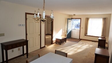 217 Deer Run Trail, Unit c/o 217DRT LLC in Manchester, CT - Building Photo - Building Photo