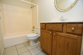 Arbor Park Apartments in Canton, OH - Building Photo - Interior Photo