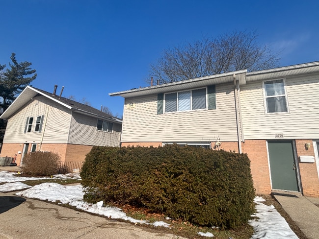 3522 Kenbrooke Ct in Kalamazoo, MI - Building Photo - Building Photo