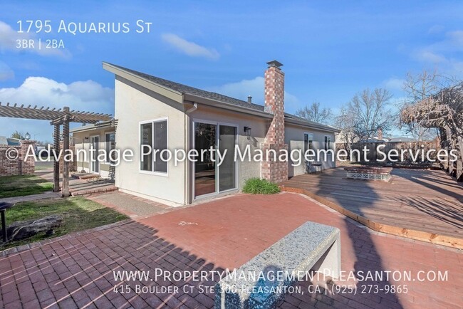 1795 Aquarius St