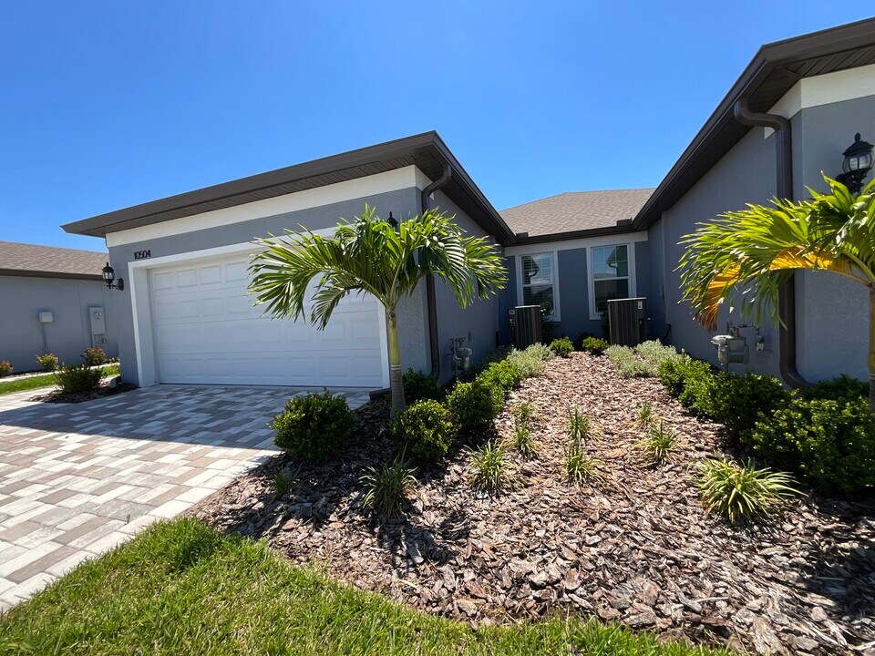 10504 Spring Tide Wy in Parrish, FL - Building Photo