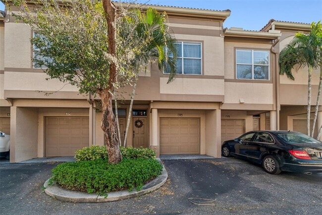 854 Normandy Trace Rd in Tampa, FL - Building Photo - Building Photo