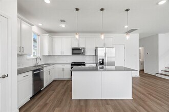 520 Madelines Mdw Ln in Georgetown, TX - Building Photo - Building Photo