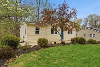 32 Coolidge Trail in Hopatcong, NJ - Building Photo - Building Photo