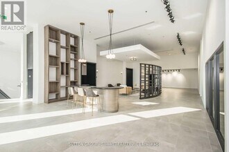 15 Glebe St in Cambridge, ON - Building Photo - Building Photo