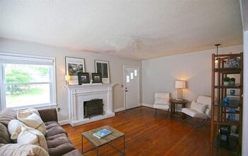 903 Highland Rd in Homewood, AL - Foto de edificio - Building Photo