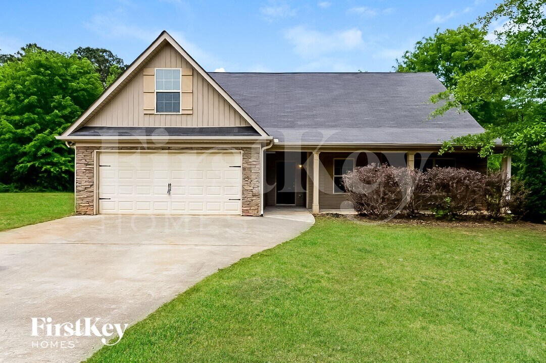 108 Buddy Blvd in Mcdonough, GA - Foto de edificio