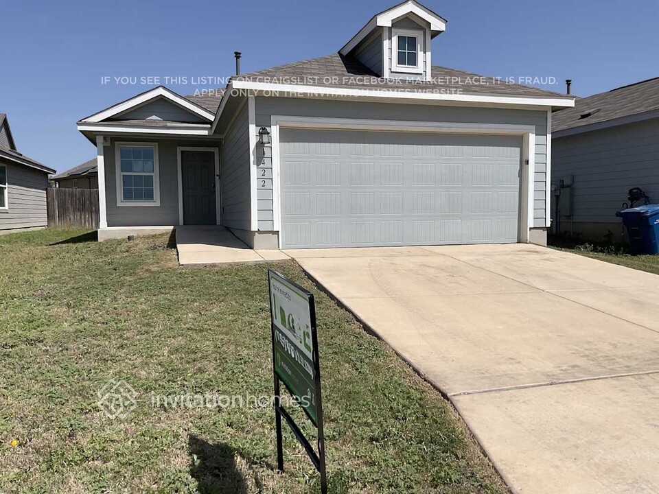 1422 Lagoon Landing in San Antonio, TX - Building Photo