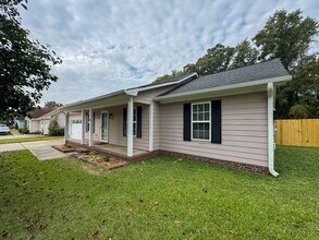 194 Rock Harbor Ln in Spring Lake, NC - Building Photo - Building Photo