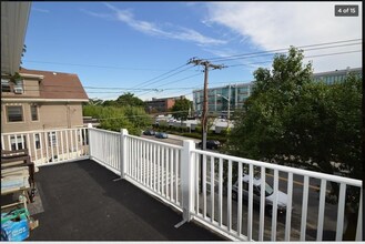 215 Boston Ave-Unit -2 in Medford, MA - Building Photo - Building Photo