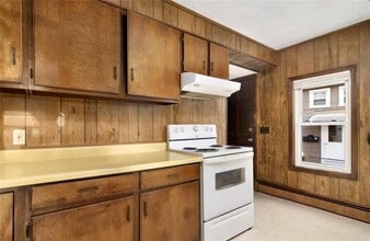 14 Douglas St in West Warwick, RI - Building Photo - Building Photo