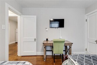 4302 W Franklin St in Richmond, VA - Building Photo - Building Photo