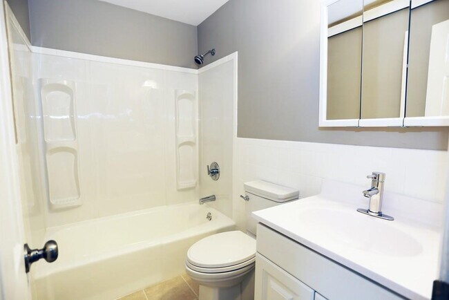 300 Meridian St in Boston, MA - Building Photo - Building Photo