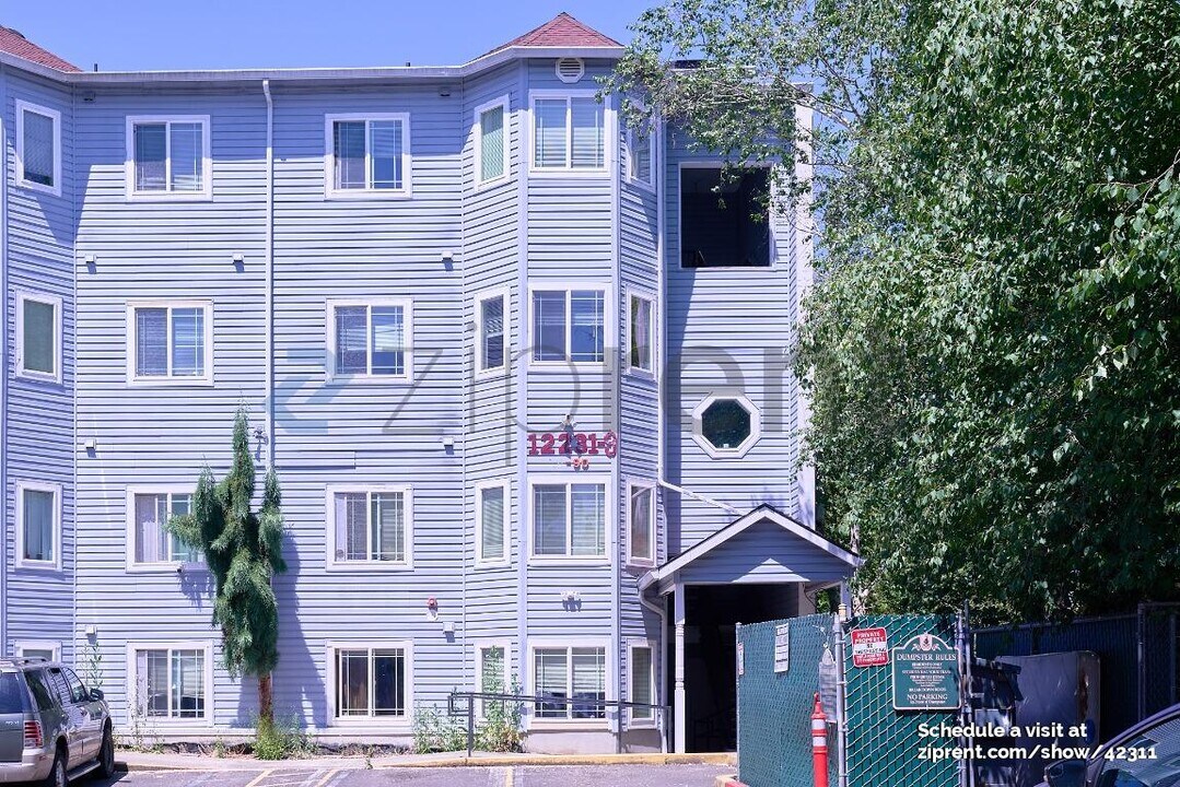 12239 SE Bush St in Portland, OR - Building Photo