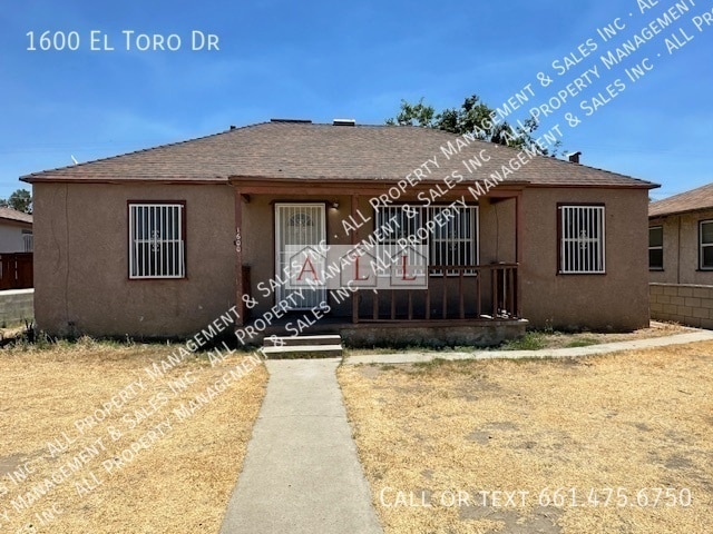 1600 El Toro Dr in Bakersfield, CA - Foto de edificio - Building Photo