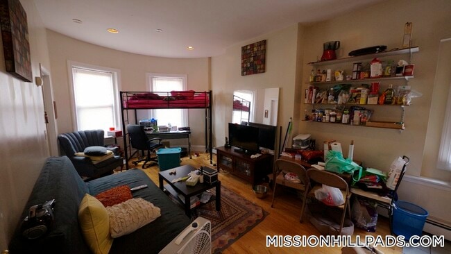 12 Wait St, Unit 2F in Boston, MA - Foto de edificio - Building Photo