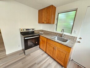 1487 Alencastre St in Honolulu, HI - Building Photo - Building Photo
