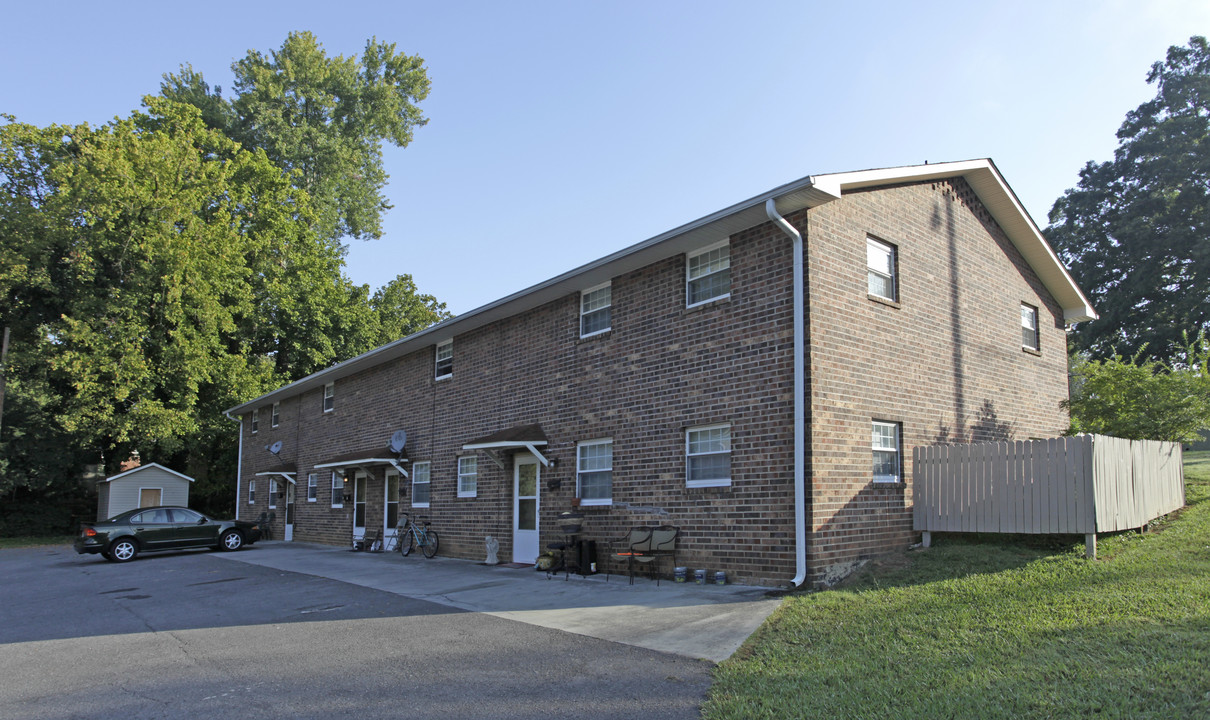 300 W 2nd Ave in Lenoir City, TN - Building Photo