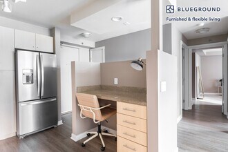 989 112th Ave NE in Bellevue, WA - Building Photo - Building Photo