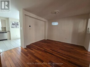 1075 Ellesmere Rd in Toronto, ON - Building Photo - Building Photo