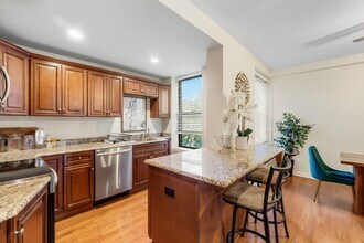 50 Glenwood Ave in Jersey City, NJ - Building Photo - Building Photo