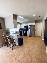 1910 Oakline Dr in San Antonio, TX - Building Photo - Building Photo