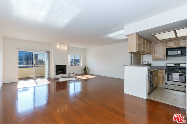 111 S Croft Ave-Unit -302 in Los Angeles, CA - Building Photo