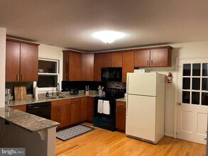 6711 Beddoo St in Alexandria, VA - Building Photo - Building Photo