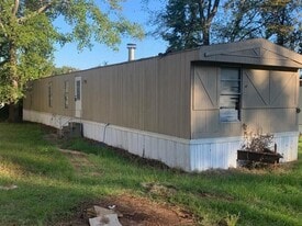 21 Peaceful Pines Dr in Haughton, LA - Building Photo