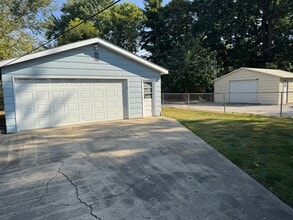 2109 Grandview Ave in Grandview, IL - Building Photo - Building Photo