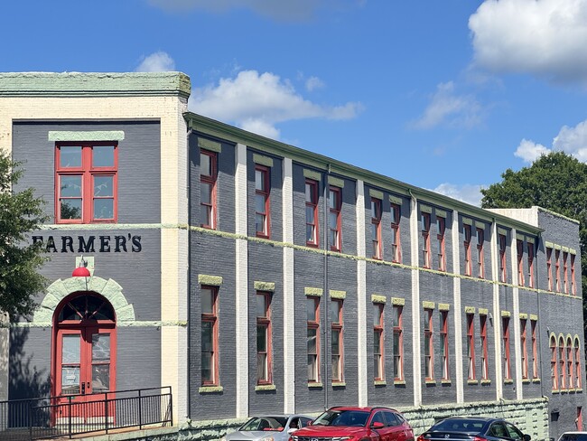 Farmer's Exchange Athens in Athens, GA - Foto de edificio - Building Photo