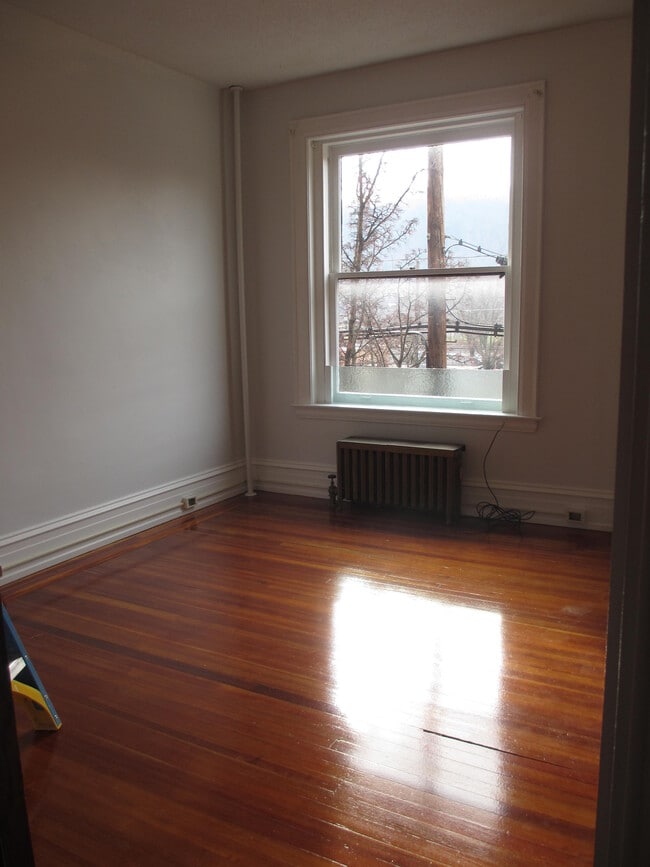 507 Penn St, Unit 2nd Floor in Huntingdon, PA - Foto de edificio - Building Photo